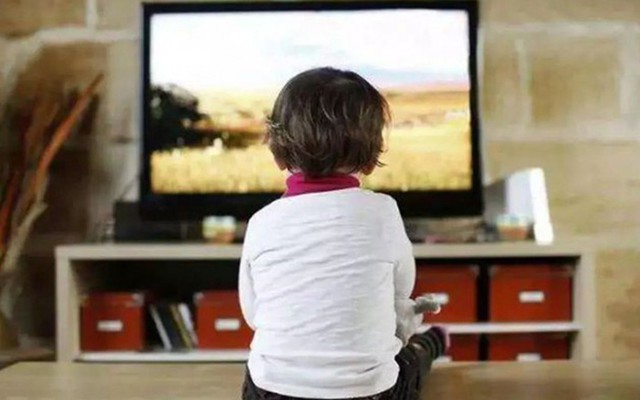 Nghiên cứu của ĐH Harvard: Trẻ hay xem TV và không xem TV có sự khác biệt rất lớn khi lớn lên, cha mẹ nên lưu ý