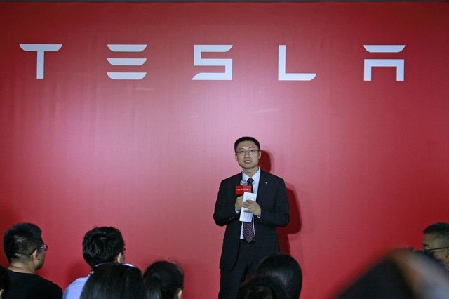 Hé lộ về CEO tin đồn của Tesla, người sẽ kế nhiệm Elon Musk: Làm việc đến 3h sáng, điều hành mọi hoạt động  ở châu Á nhưng vẫn ở nhà trợ cấp - Ảnh 2.