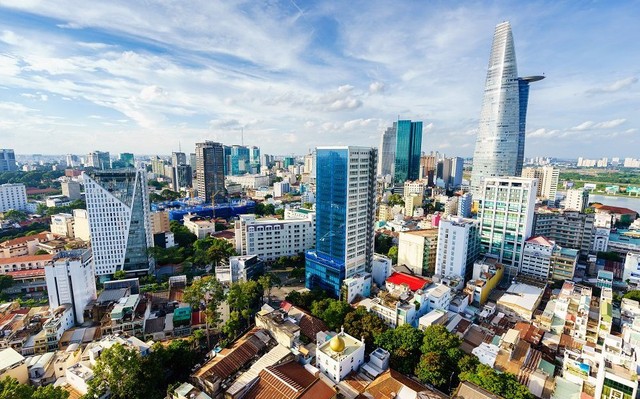 GDP bình quân Việt Nam từng bị Lào bỏ xa 30 bậc trên thế giới, hiện cao hơn bao nhiêu bậc?