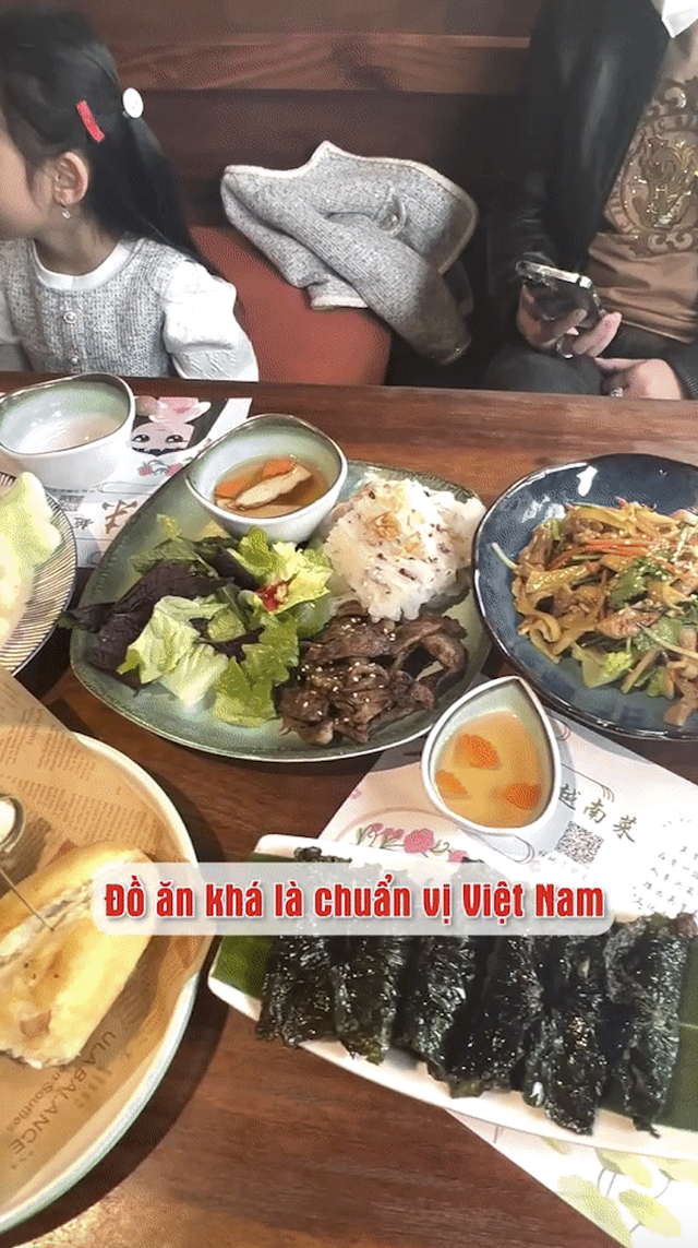 Nhà hàng ẩm thực Việt tại Quảng Châu khiến dân mạng bất ngờ vì cảnh xếp hàng chờ bàn đông như trẩy hội - Ảnh 5.