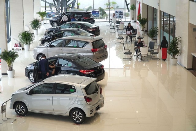 Thị trường ô tô Việt Nam xô đổ mọi kỷ lục doanh số trong lịch sử, 3 ‘thế lực’ ‘nuốt gọn’ hơn 50% thị phần - Ảnh 1.