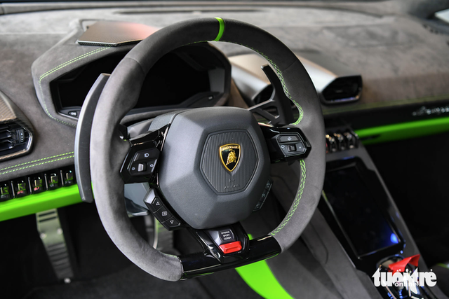 Lamborghini Huracan Tecnica giá từ 19 tỉ đồng trên phố Hà Nội - Ảnh 13.