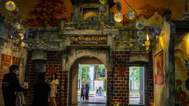 The Imperial Citadel of Thang Long recreates the worship tables and series of experiences towards the old New Year, many young families come to learn to display them at home - Photo 24.