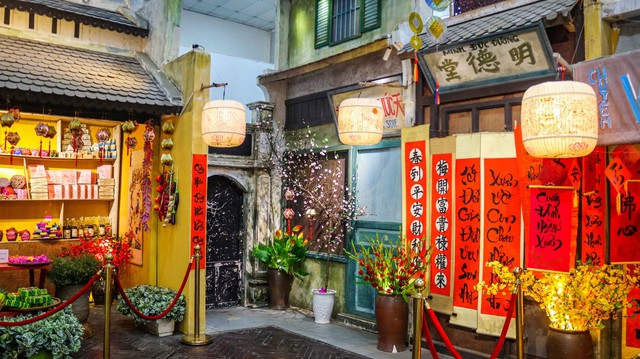 The Imperial Citadel of Thang Long recreates the worship tables and series of experiences towards the old Tet, many young families come to learn to display at home - Photo 14.