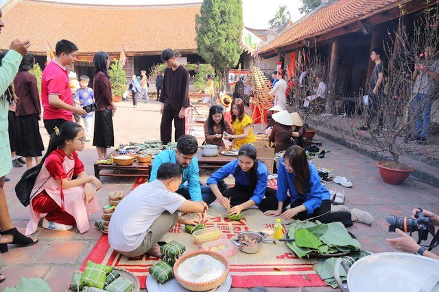 Trải nghiệm Tết Việt hút khách quốc tế tại làng cổ Đường Lâm - Ảnh 5.