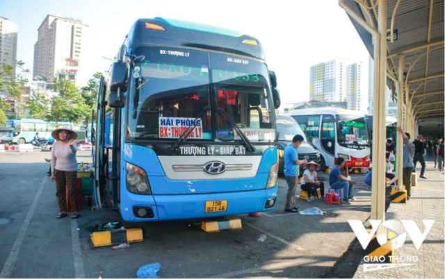 Những ngày cận Tết, không khí tại các bến xe khách ở Hà Nội ảm đạm - Ảnh 4.