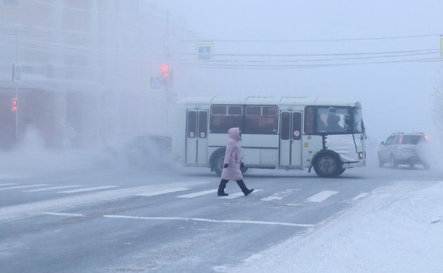 Thành phố của Nga cóng vì nhiệt độ -50 độ C - Ảnh 1.
