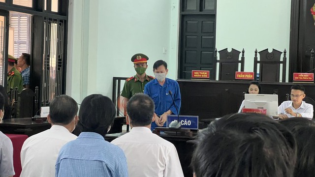 Nguyên bộ sậu sân bay Phú Bài lãnh án về tội nhận hối lộ của hãng taxi - Ảnh 2.