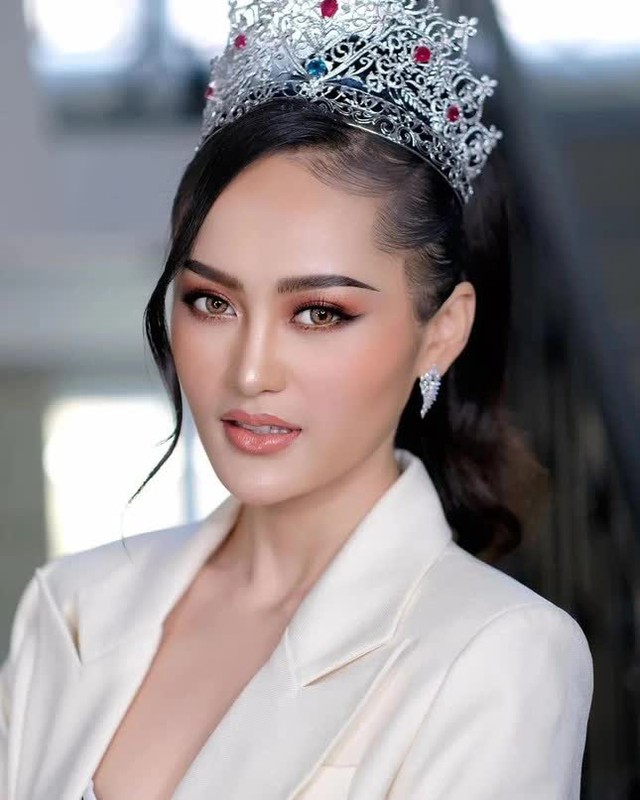 Câu chuyện truyền cảm hứng của người đẹp đại diện Đông Nam Á duy nhất lọt Top 16 Miss Universe: Học tiếng Anh để đổi đời, mong muốn lan tỏa tri thức đến người dân ở quê hương - Ảnh 7.