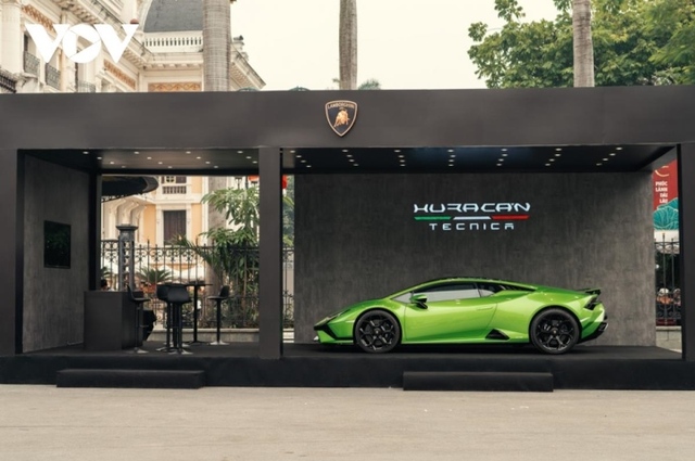 Cận cảnh Lamborghini Huracan Tecnica giá gần 20 tỷ đồng tại Hà Nội - Ảnh 10.