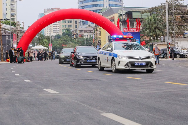 Cận cảnh thông xe tuyến đường hơn 340 tỉ đồng ở Hà Nội - Ảnh 2.