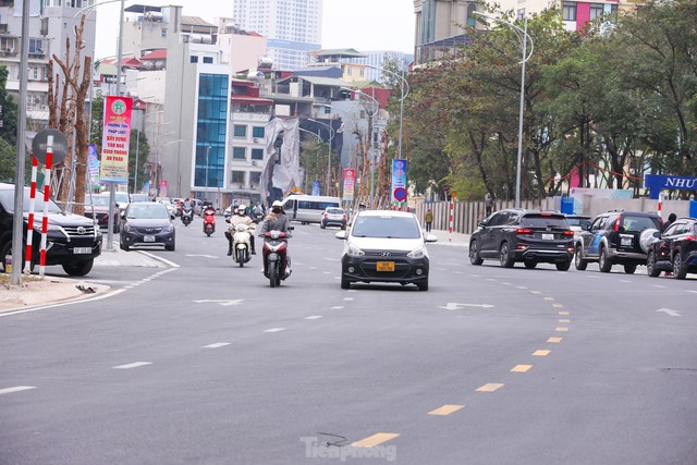 Cận cảnh thông xe tuyến đường hơn 340 tỉ đồng ở Hà Nội - Ảnh 8.