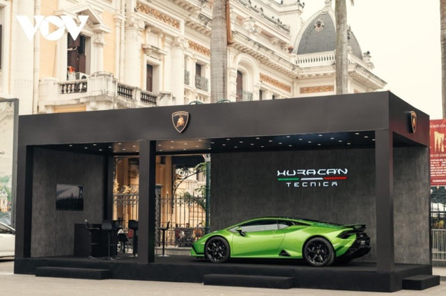 Cận cảnh Lamborghini Huracan Tecnica giá gần 20 tỷ đồng tại Hà Nội - Ảnh 3.