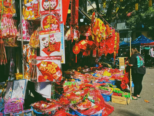 Hang Luoc flower market - A cultural rendezvous with the old Tet taste of Ha Thanh people - Photo 10.