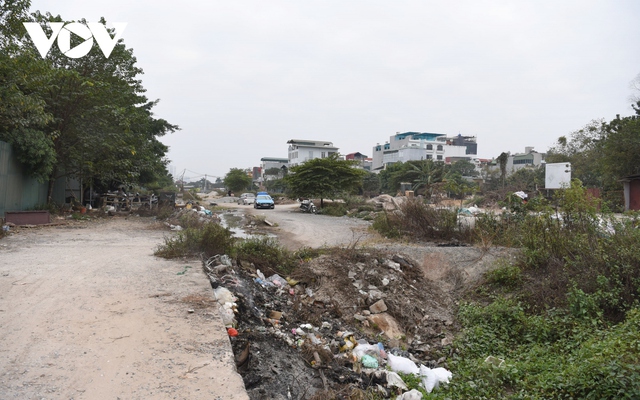 Công trường bỏ hoang ở Hà Nội mất an toàn, ô nhiễm môi trường trong dịp Tết - Ảnh 12.