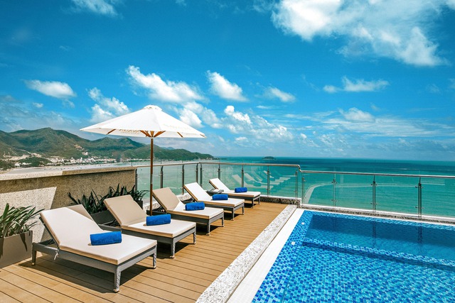 Du lịch Tết: Loạt khách sạn ở Nha Trang sát biển, tầm nhìn đẹp, giá giảm mạnh tới 82% - Ảnh 19.