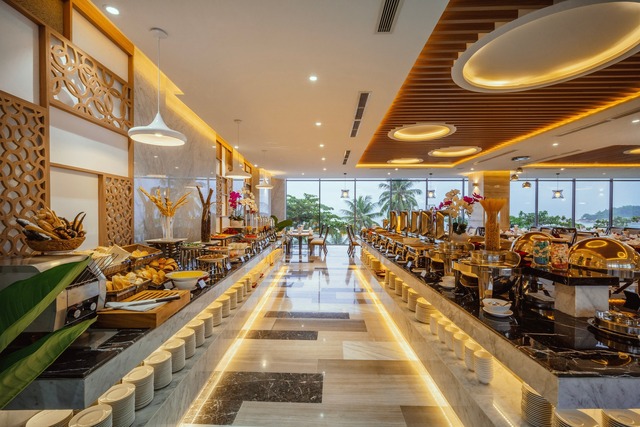 Du lịch Tết: Loạt khách sạn ở Nha Trang sát biển, tầm nhìn đẹp, giá giảm mạnh tới 82% - Ảnh 18.