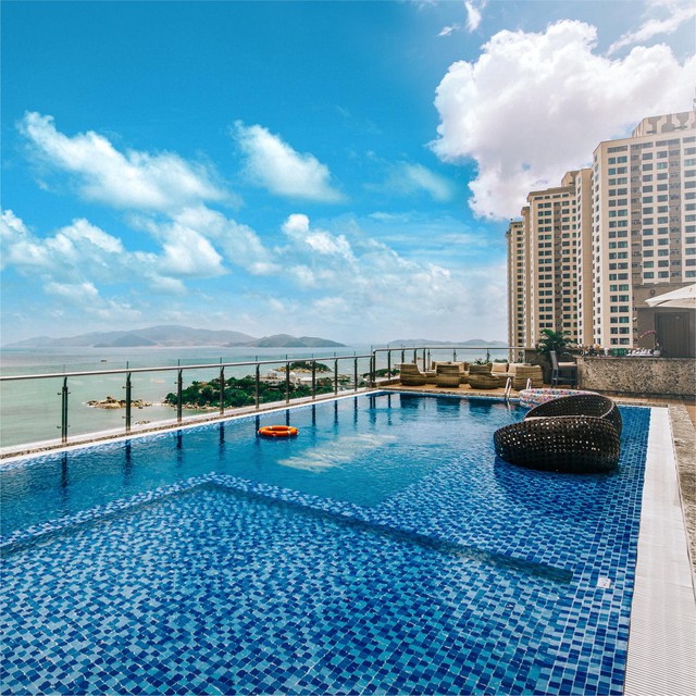 Du lịch Tết: Loạt khách sạn ở Nha Trang sát biển, tầm nhìn đẹp, giá giảm mạnh tới 82% - Ảnh 15.