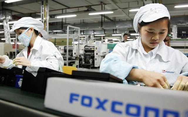 Foxconn - nhà sản xuất thiết bị gốc (OEM) lớn nhất và lâu đời nhất của Apple - đã thông báo đầu tư 300 triệu USD vào một nhà máy mới ở Bắc Giang. Tại đây, Foxconn dự kiến sẽ lắp ráp các sản phẩm Macbook.