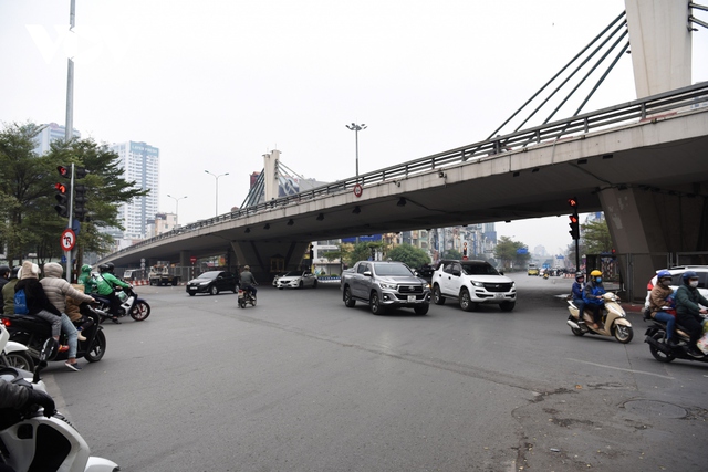 Đường phố Hà Nội vắng hoe chiều 29 Tết - Ảnh 12.