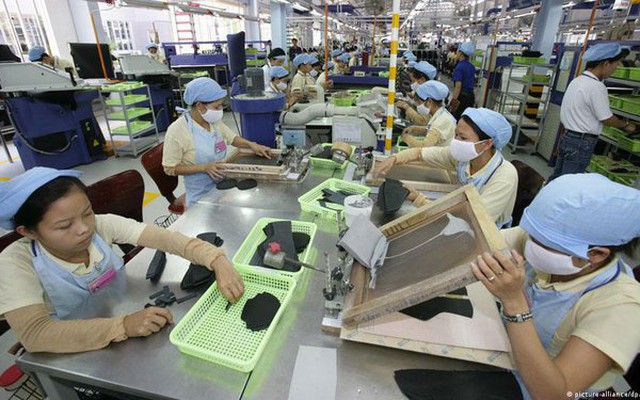 Lần đầu tiên Việt Nam thiếu đơn hàng cuối năm, tác động ra sao đến thu nhập lao động các ngành trong quý IV/2022?