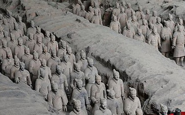 Lăng mộ Tần Thủy Hoàng có rất nhiều tượng lính canh xung quanh - Ảnh: GLOBAL TIMES