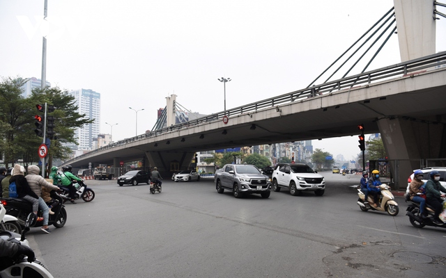 Đường phố Hà Nội vắng hoe chiều 29 Tết