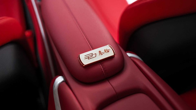 Ferrari Roma phiên bản đặc biệt có bộ ấm trà, hộp xì gà và cả... diều trong xe - Ảnh 5.