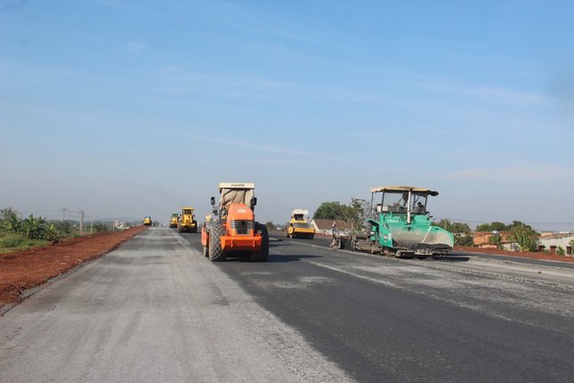 Thi công xuyên Tết trên đại công trường dự án trọng điểm quốc gia - Ảnh 1.