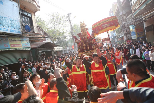 Tưng bừng lễ hội rước pháo khổng lồ ở làng Đồng Kỵ - Ảnh 2.