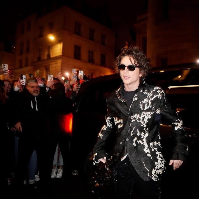 G-Dragon đọ dáng Timothée Chalamet tại Paris Fashion Week: Ảnh chất lượng thấp có dìm khí chất Fashion King? - Ảnh 3.