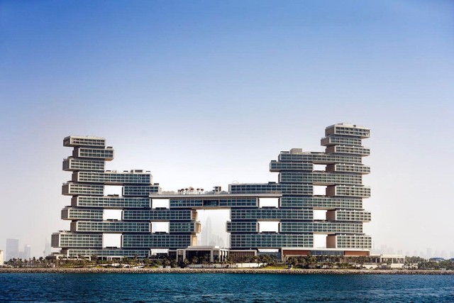 Phòng khách sạn giá 2,3 tỷ đồng/đêm: Sự điên cuồng đằng sau cơn sốt bất động sản Dubai hay một tương lai rộng mở? - Ảnh 2.
