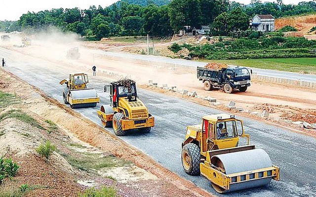 UBND tỉnh An Giang yêu cầu các chủ đầu tư khẩn trương tổ chức thực hiện và giải ngân vốn đầu tư trong phạm vi chỉ tiêu kế hoạch vốn được giao, đặc biệt là các dự án khởi công mới năm 2023.