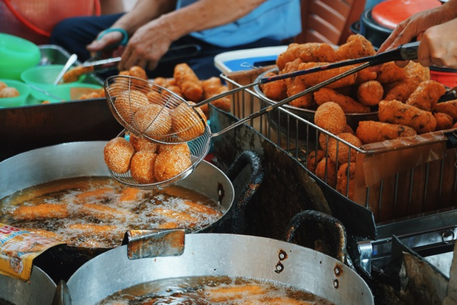 Những quán ăn không thể vội ở Hà Nội, đông nghịt người xếp hàng vì toàn món ngon trứ danh - Ảnh 14.