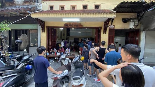 Những quán ăn không thể vội ở Hà Nội, đông nghịt người xếp hàng vì toàn món ngon trứ danh - Ảnh 6.