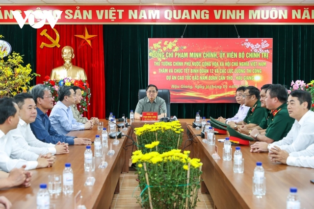 Thủ tướng Phạm Minh Chính kiểm tra Dự án cao tốc khu vực ĐBSCL - Ảnh 7.
