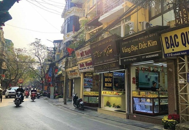 Những con phố vàng nổi tiếng tại Hà Nội mỗi dịp ngày vía Thần Tài đến - Ảnh 2.