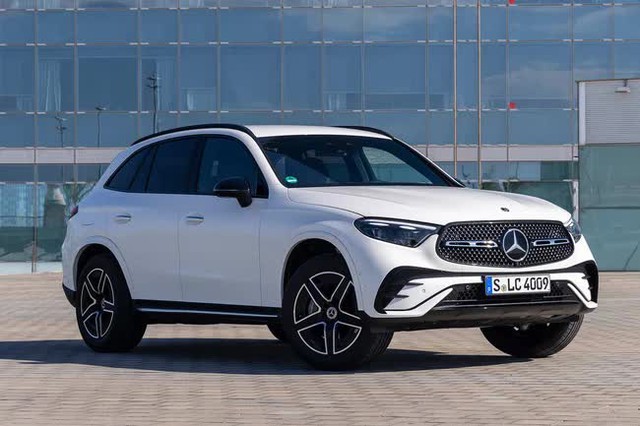 Mercedes-Benz GLC 2023 giá dự kiến tới 2,9 tỷ đồng tại Việt Nam: Đắt hơn BMW X3 nửa tỷ, nhập với số lượng ít - Ảnh 1.