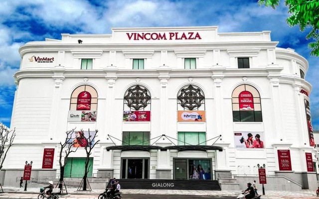 Vincom Retail (VRE) báo lãi gấp đôi, đạt hơn 2.700 tỷ đồng trong năm 2022, vượt 14% kế hoạch