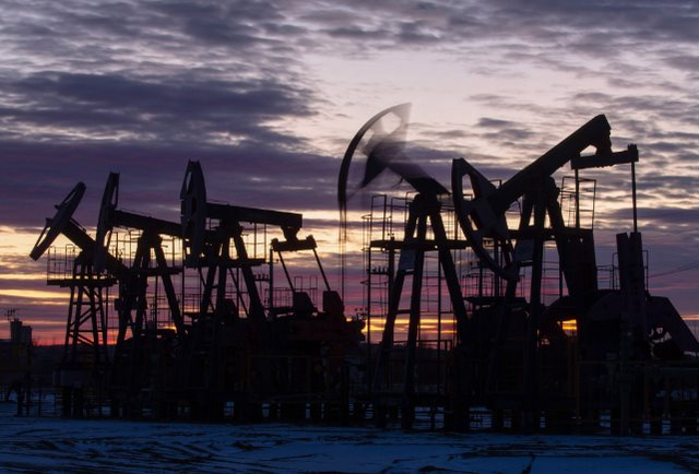 Hậu áp giá trần dầu thô: Nga nỗ lực bán dầu giá rẻ cho châu Á, đối thủ “ung dung” hưởng lợi bán dầu cho châu Âu với giá cao - Ảnh 1.