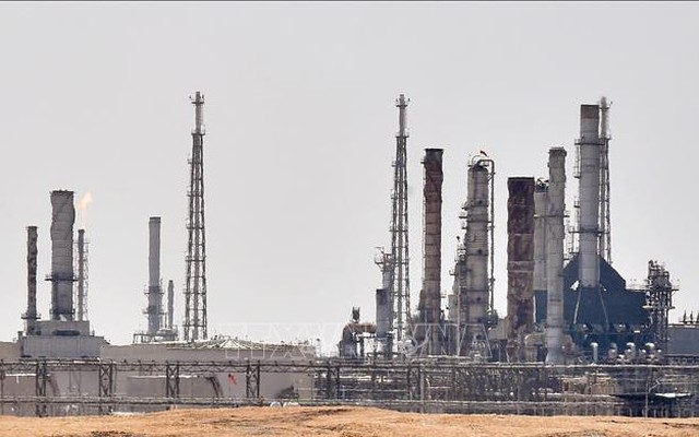 Một cơ sở khai thác dầu gần khu vực al-Khurj, Saudi Arabia. Ảnh: AFP/TTXVN