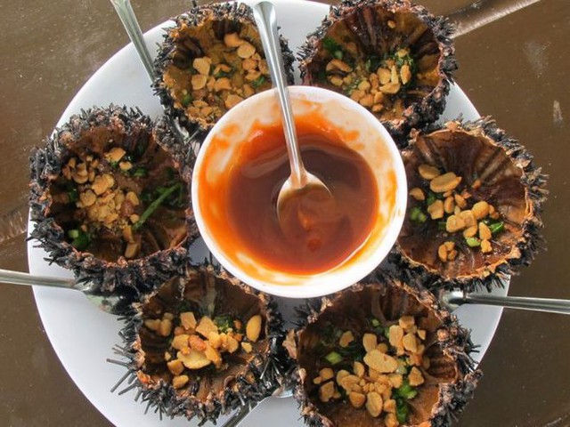Chuyên trang nước ngoài khen ngợi món ăn đường phố ở vùng biển Việt Nam: Sự kết hợp đặc biệt và độc đáo - Ảnh 5.