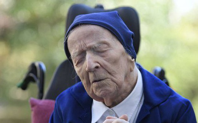Bí quyết sống thọ 118 tuổi của cụ bà người Pháp đó là 'không bao giờ ngồi ăn một mình'