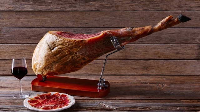 Bí mật chưa kể về món thịt lợn đắt nhất thế giới, hơn 5 triệu đồng chỉ được 500g - Ảnh 1.