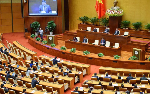 Bộ trưởng Bộ Kế hoạch và Đầu tư Nguyễn Chí Dũng giải trình, làm rõ vấn đề đại biểu Quốc hội quan tâm
