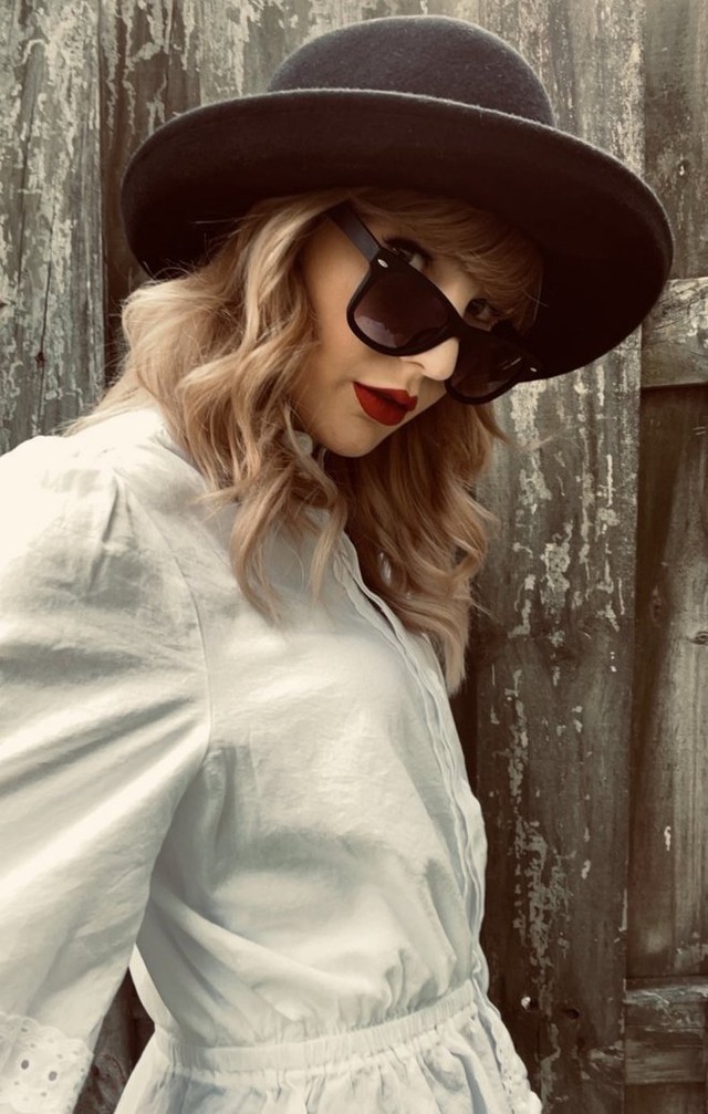  Cô gái bị chỉ trích, đe dọa mỗi ngày vì quá giống Taylor Swift, cứ đi ra đường liền bị mọi người xin chữ ký  - Ảnh 7.