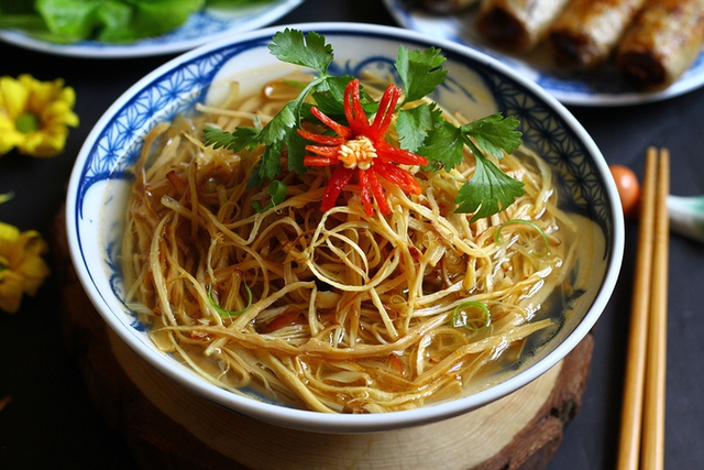 Bat Trang squid bamboo shoot soup - A delicious dish that cannot be missed in the New Year's tray - Photo 4.