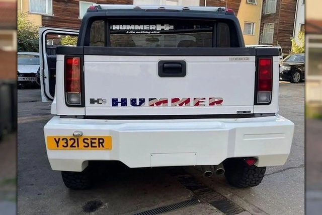 Chiếc Hummer H2 lạ được một người dùng gu độc đưa xuyên biên giới về Anh - Ảnh 4.