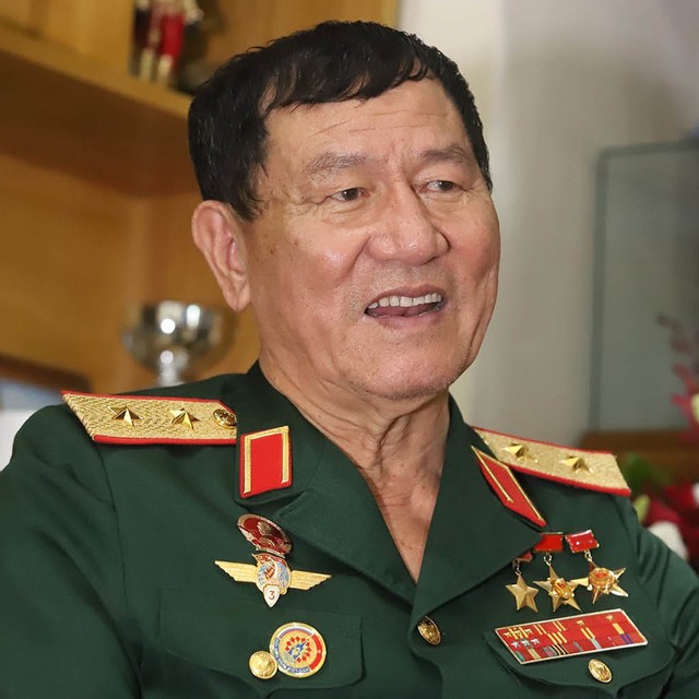  Gặp gỡ Trung tướng Phạm Tuân - người Việt Nam đầu tiên bay vào vũ trụ: Ước mơ là miễn phí nhưng nó phải dựa vào thực lực từng cá nhân  - Ảnh 1.