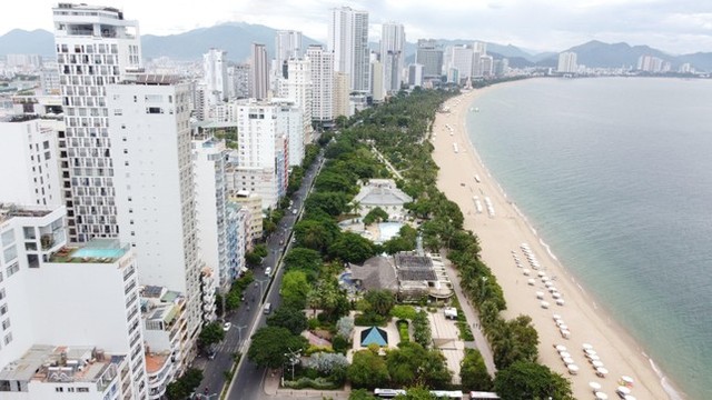 Yêu cầu doanh nghiệp trả gần 22.000 m2 đất công viên giáp biển Nha Trang - Ảnh 1.